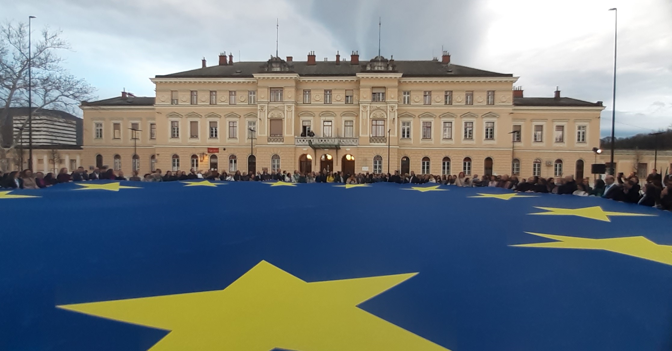 EU